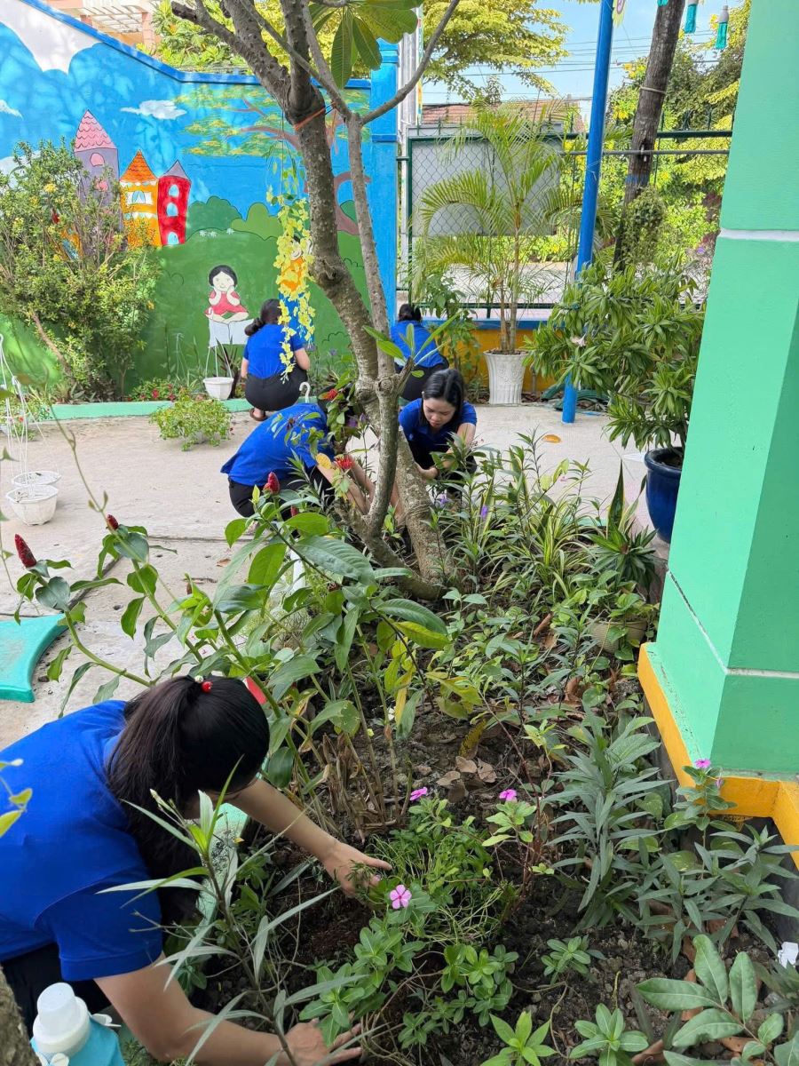 CHI ĐOÀN TRƯỜNG MẪU GIÁO TÂN ÂN CHUNG TAY XÂY DỰNG TRƯỜNG HỌC XANH - SẠCH - ĐẸP