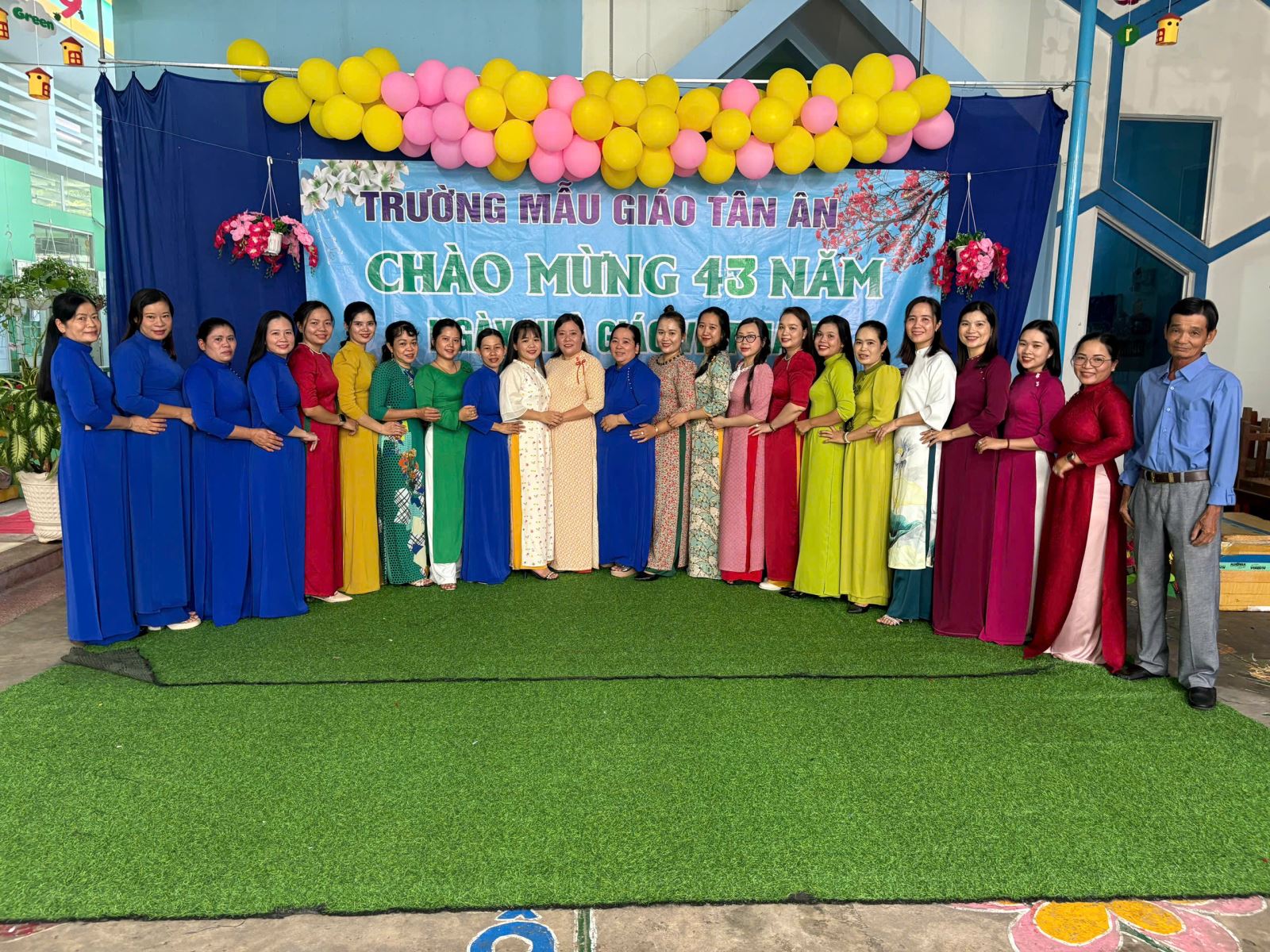 TRƯỜNG MG TÂN ÂN TỔ CHỨC HOẠT ĐỘNG CHÀO MỪNG 43 NĂM NGÀY NHÀ GIÁO VIỆT NAM 20/11